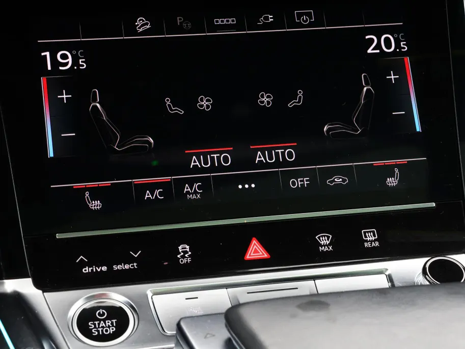 Audi Q8 Sportback e-tron 55 quattro S Edition 408pk / 115 kWh · SOH 93,6% · Panoramadak · 360 Camera · Luchtvering · Keyless · 360 Camera · Keyless · Matrix LED · 22'Velgen ·