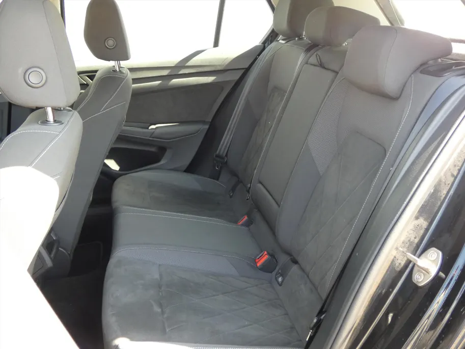 Volkswagen Golf 1.0 eTSI 110pk 7-DSG Life Business