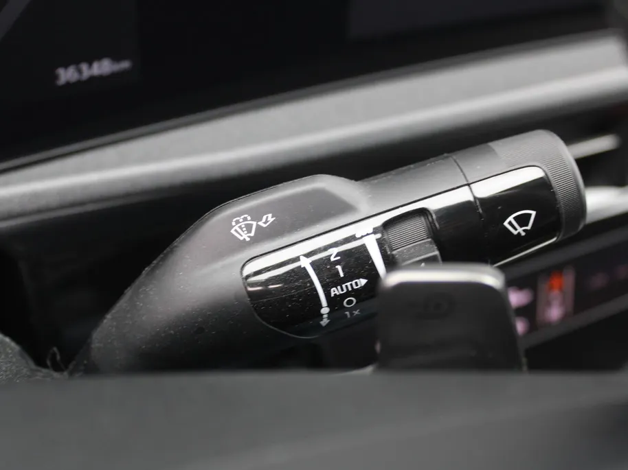 Kia EV6 Air 84 kWh | Stuur-/stoelverwarming | Camera | Cruise adapt. | Telefoonlader | Clima | Navi | 19' LM | LED | Apple Carplay/Android Auto |