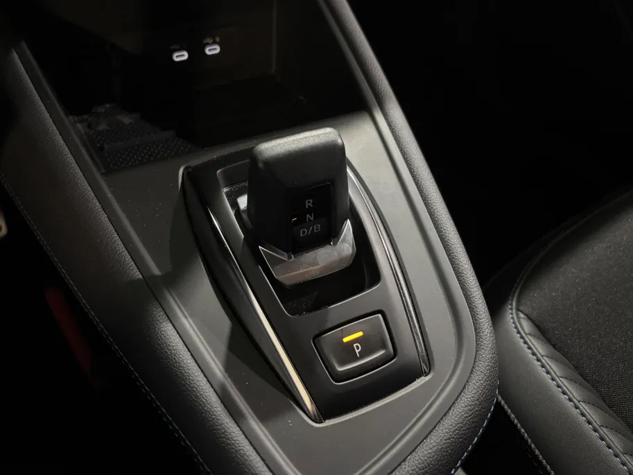 Renault Captur 160PK E-Tech Full Hybrid Esprit Alpine Automaat | DEMO | Sidebars | Adaptive Cruise Control | Camera | Digital Cockpit | Apple CarPlay/Android Auto | Climate Control | Parkeersensoren | Lichtmetalen Velgen |