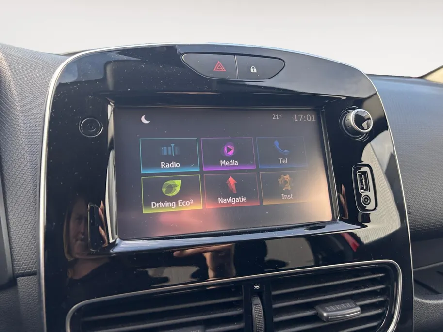 Renault Clio 0.9 TCe Limited | Zeer Goed Onderhouden | Airco | Parkeersensoren | Navigatie | Bluetooth | Cruise Control | 12 maanden garantie! |