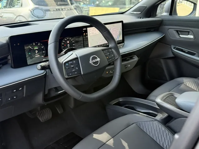 Nissan Leaf 52 kWh Evolve | 445km WLTP | Leder | BOSE | App Connect | Navigatie | 360-Camera | Keyless