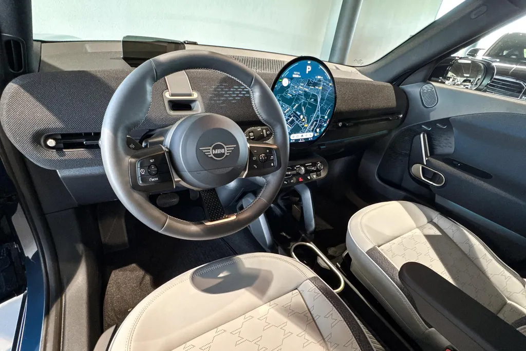 MINI Aceman SE Classic M 54.2 kWh