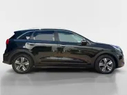 Kia Niro 1.6 GDi Hybrid DynamicPlusLine | Zeer nette auto| Trekhaak | Dealer onderhouden | Lederen bekleding | Navigatie | Apple CarPlay & Android Auto | Stoelverwarming |