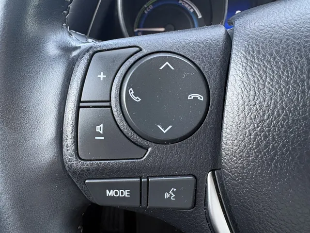 Toyota Auris Touring Sports 1.8 Hybrid Executive | Trekhaak | Panoramadak