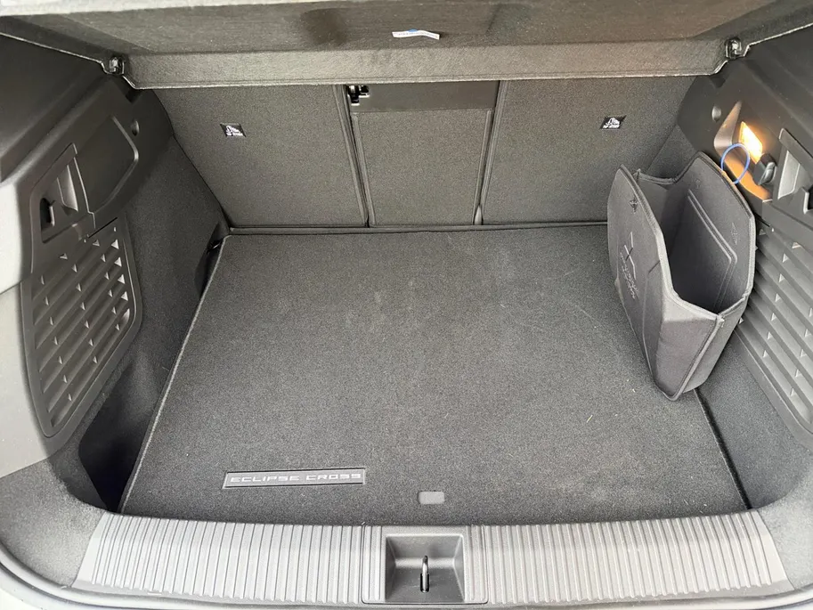 Mitsubishi Eclipse Cross Instyle 87 kWh Demonstratieauto| Lederen bekleding | 360 camera | Stoel-/ stuurverwarming | Carplay / Android Auto | Panoramadak |