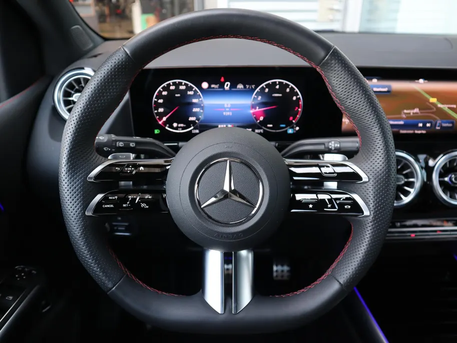 Mercedes-Benz B-Klasse 180 AMG Line l Keyless l Achteruitrij camera l Stoelverwarming l Memory