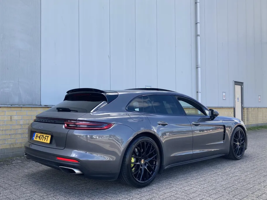 Porsche Panamera Sport Turismo 4 - 3.0 331 pk Sport Chrono - Panoramadak - Stoelverwarming  - Luchtvering - 21 inch lichtmetalen velgen