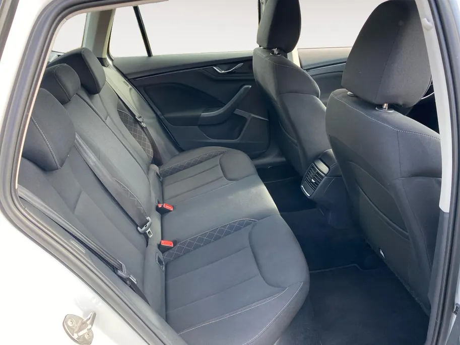 Škoda Kamiq 1.0 TSi Active CarPlay | Park.sens. | Cruise adaptief | lm velgen | LED | etc.