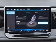 Volkswagen Tiguan 1.5 eHybrid 204pk DSG R-Line Business · Camera · Stuur- & Stoelverwarming · Dodehoeksensor · 20'Velgen · Apple/Android Car Play · Garantie t/m 30-09-2030 of 100.000km