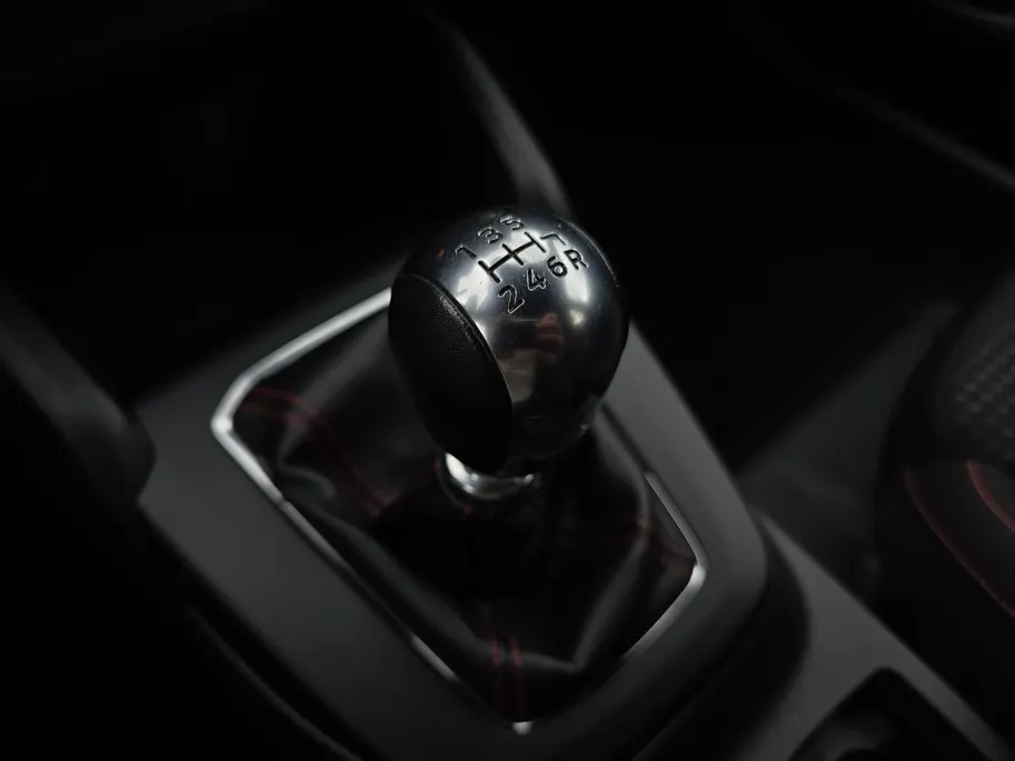 Ford Focus Wagon 1.0 EcoBoost Hybrid ST Line | Navigatie | Winterpakket | Parkeersensoren | Cruise Control | Android Auto/ Apple Carplay | 12 maanden garantie