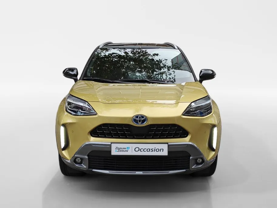 Toyota Yaris Cross 1.5 Hybrid Launch Edition | Slechts 12.000 km! | JBL Audio | Head-Up Display | Adaptieve Cruise Control | Camera | Keyless Entry | Stoel- & Stuurverwarming