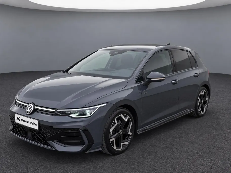 Volkswagen Golf 1.5eTSI/150PK R-Line · Navigatie · Trekhaak · Apple/Android Car Play · Dodehoeksensoren · Stoelverwarming ·  Garantie t/m 08-01-2031 of 100000km.