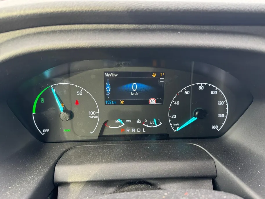 Ford E-Transit 425 CC 68 kWh 184 pk L4 met Gesloten laadbak, laadklep (750 kg), dakspoiler en zijdeur | Achteruitrijcamera | Laadvermogen 1.347 kg