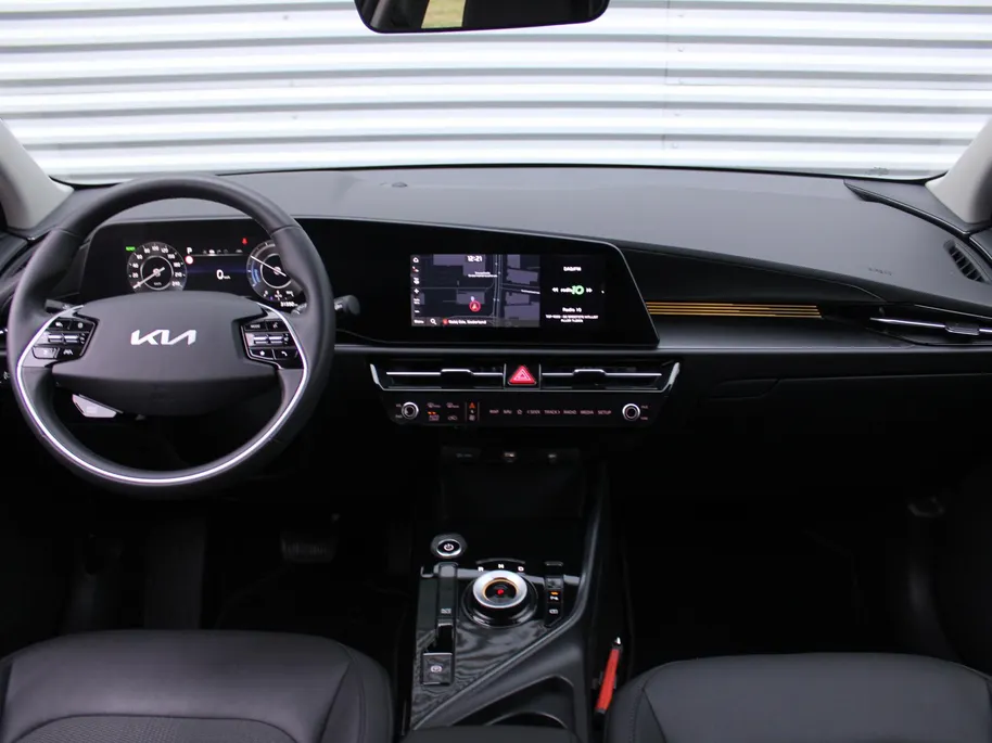Kia Niro EV DynamicLine 64.8 kWh | 17' LM | Airco | Cruise | Camera | Navi | PDC |