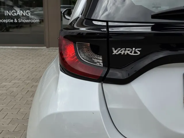 Toyota Yaris 1.5 Hybrid Active | Camera | Climate Control | NW All Seasons