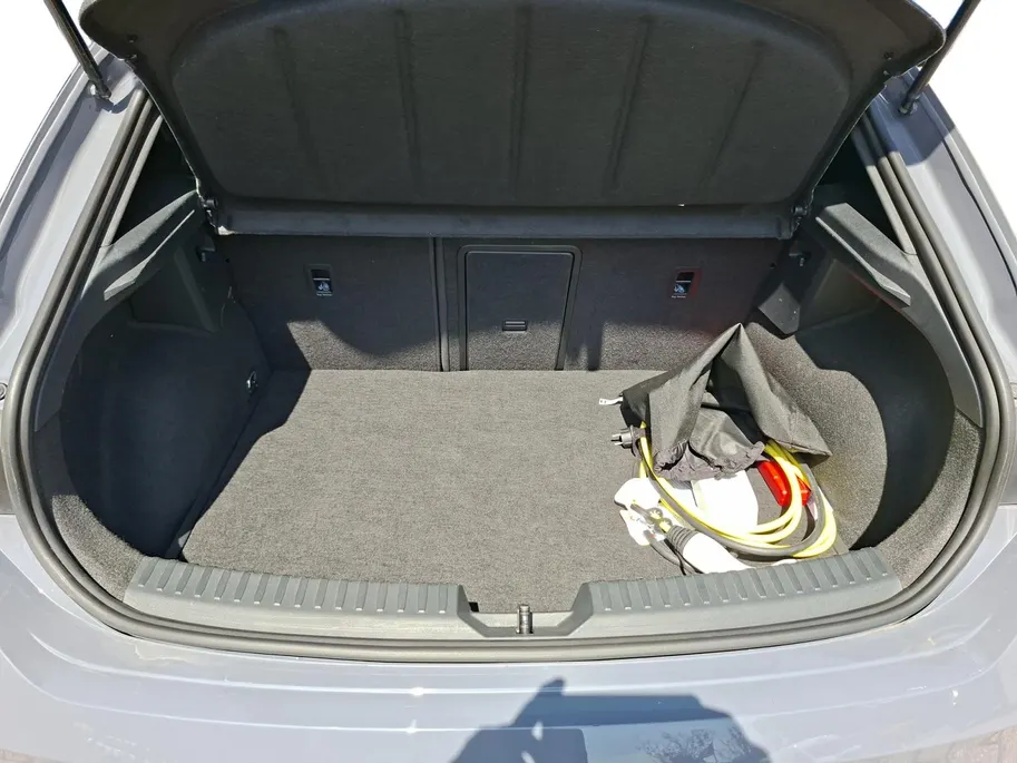 CUPRA Leon 1.5 TSI e-Hybrid PHEV Essential | 99% SOH| Led Koplampen | Apple/Android Carplay | Keyless | Half leder | Stoel/Stuurverwarming | Digital Cockpit | Fabrieksgarantie! |