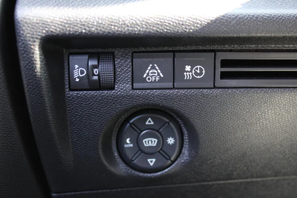 Citroën ë-C4 Shine 50 kWh | Airco | Cruise | Navi | Keyless | Trekhaak | LM Velgen | Heads Up Display | Stoelverwarming |