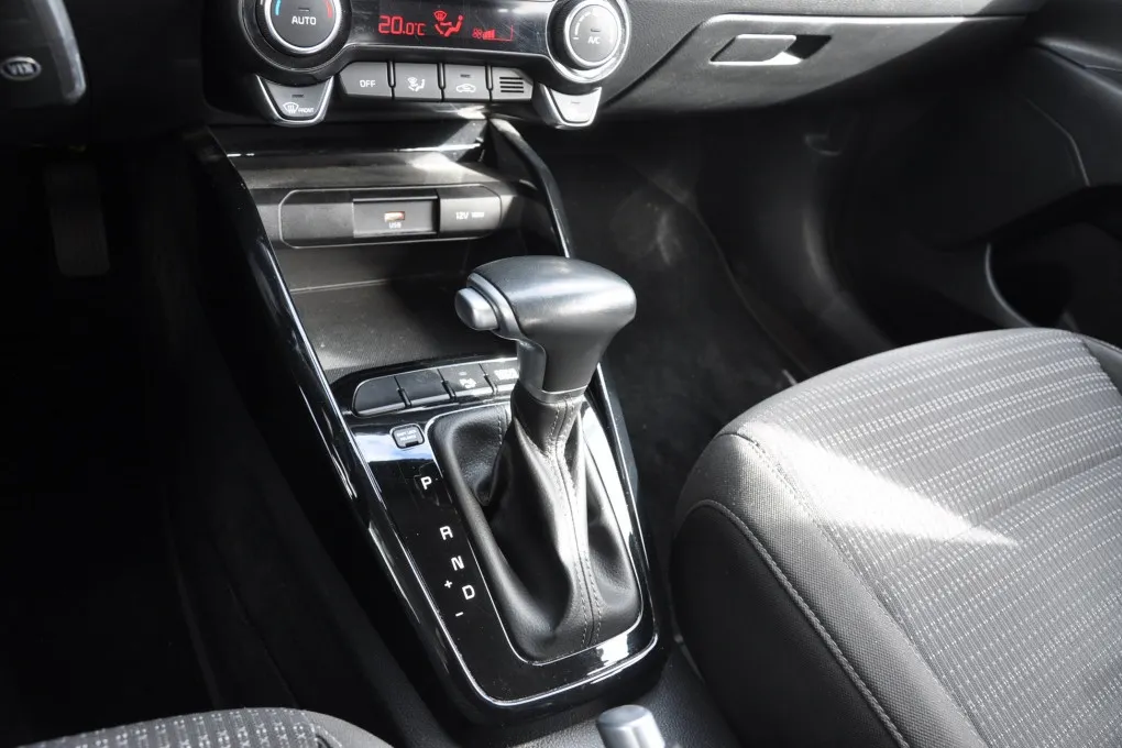 Kia Stonic 1.0 T-GDi MHEV Dyn L Clima Navi All Seasons