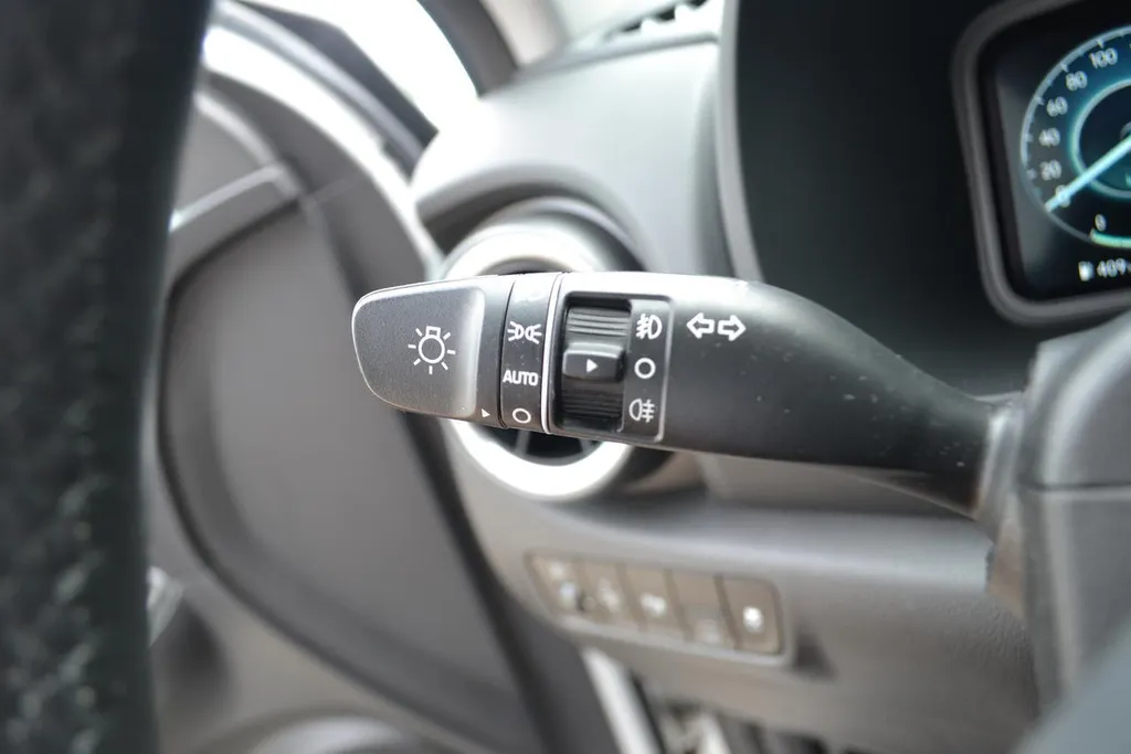 Hyundai Kona 1.6 GDI HEV COMFORT|NAVI|CARPLAY|PDC|CLIMA