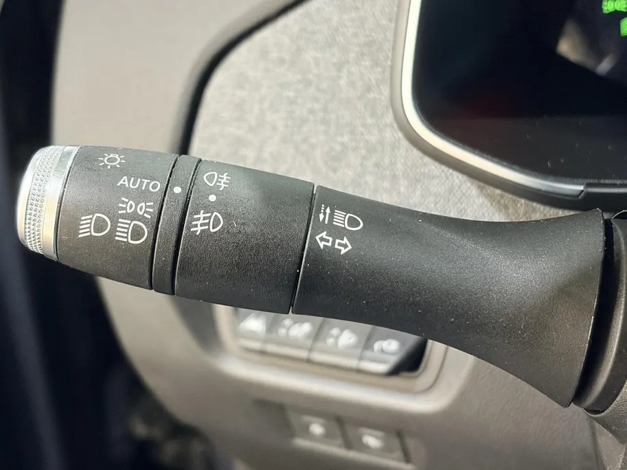 Renault ZOE R135 Intens 52 kWh Automaat | Navi | Camera | Cruise Control | Parkeersensoren | Apple CarPlay/Android Auto | Climate Control | Lichtmetalen Velgen | Digital Cockpit | Licht & Regen Sensor |