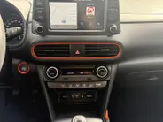 Hyundai Kona 1.0T Premium | Elek. stoelverstelling | Stoelverwarming | Navi | Leder