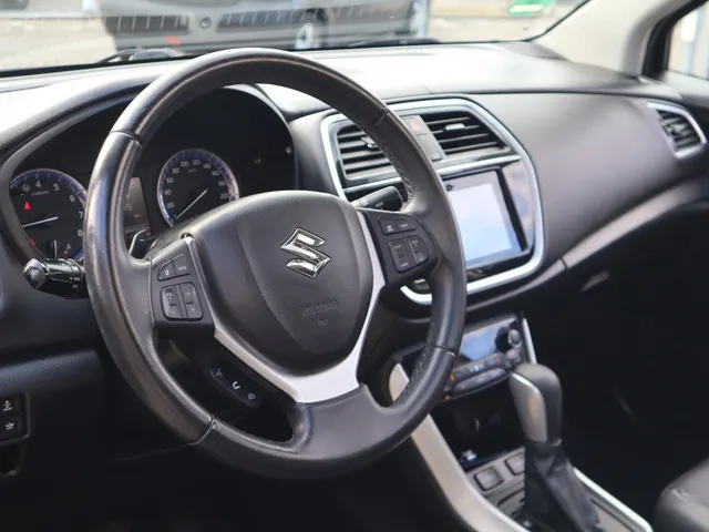Suzuki S-Cross 1.4 BoosterJet High Automaat Executive Trekhaak | Leder | Adaptive Cruise VERKOCHT
