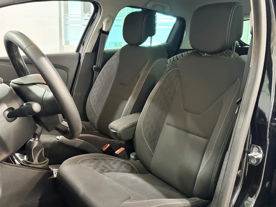 Renault Clio 90PK TCe Limited | Airco | Navi | Parkeersensoren | Cruise Control | Bluetooth | Lichtmetalen Velgen | Keyless Entry | Elektrische Ramen & Spiegels | Armsteun |