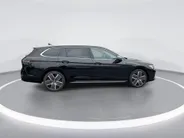 Volkswagen Passat Variant R-Line Edition 1.5 eHybrid 204 pk 6 versn. DSG · Multimedia pakket plus · High-end geluidsysteem 'Harman Kardon' · Prijs incl. inruilpremie · MEGA Sale