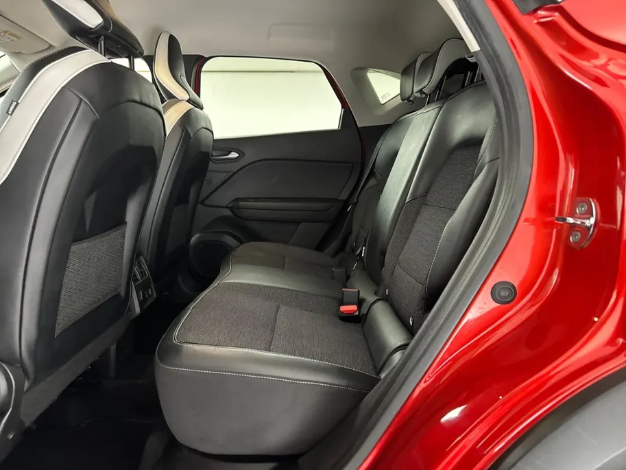 Renault Captur 1.6 E-Tech PHEV 160 Intens | Groot Scherm + Navigatie | Parkeercamera | Cruise Control