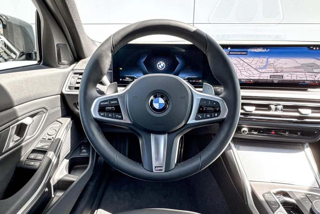 BMW 3 Serie Sedan 318i M-Sport