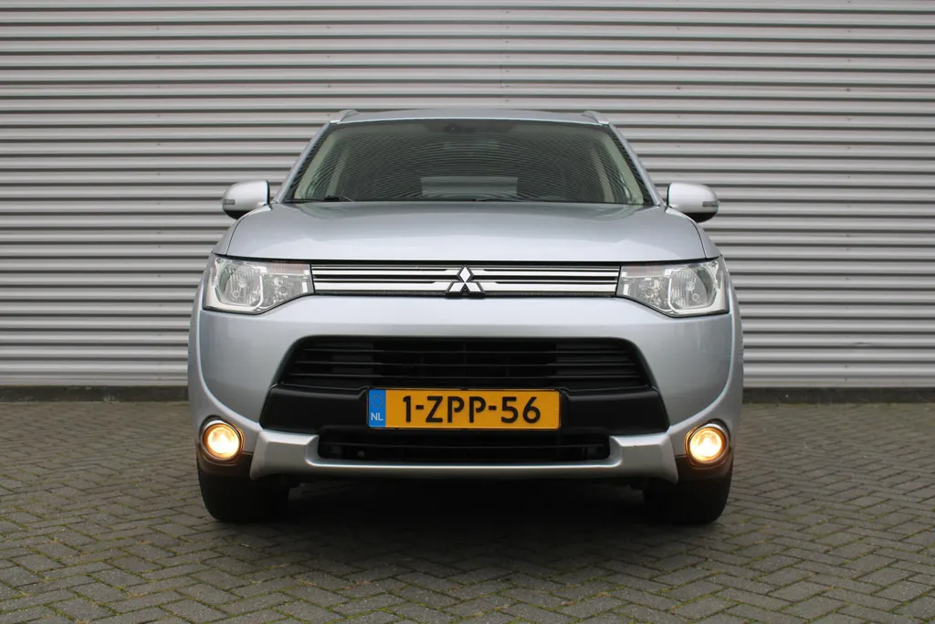 Mitsubishi Outlander 2.0 PHEV Business Edition X-Line | Navi | Clima | Camera | Trekhaak | Keyless | 18' LM |