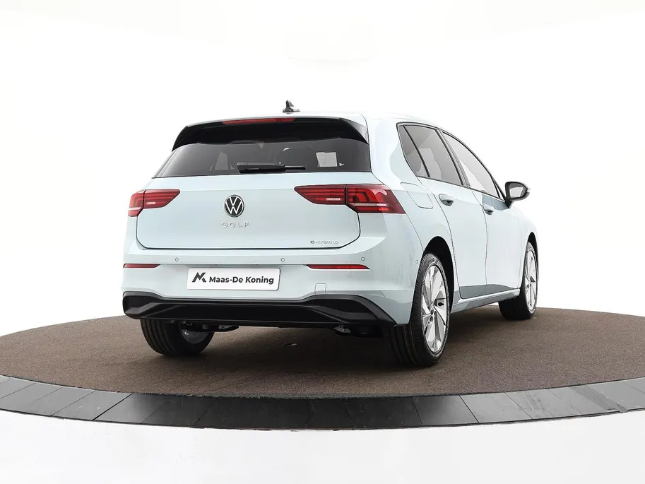 Volkswagen Golf Life Edition 1.5 eHybrid 204 PK 6 versn. DSG · Achteruitrijcamera · Draadloze telefoonlader · Comfort pakket ·