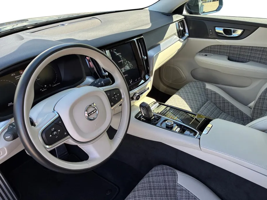 Volvo V60 2.0 T6 Twin Engine AWD R-Design