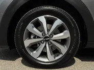 Kia Stonic 1.0 T-GDi MHEV DynamicPlusLine | Apple Carplay / Android Auto | Navigatiesysteem | Stoel + Stuurverwarming | Licht + Regensensor | Parkeersensoren + Camera Achter | Cruise Control | 16' Lichtmetalen Velgen