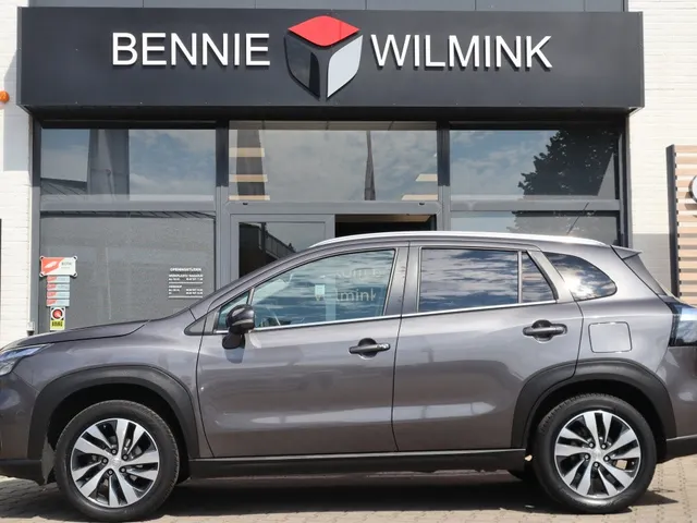 Suzuki S-Cross 1.4 BoosterJet Hybrid Select | Carplay | Trekhaak | All Seasons VERKOCHT