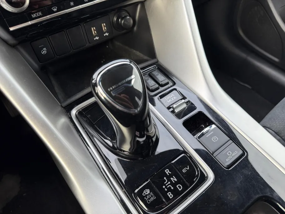Mitsubishi Eclipse Cross 2.4 PHEV Intense+ Apple Carplay/Android Auto , stoel en stuurverwarming , camera , tel , cruise , climate , lm velgen , navigatie