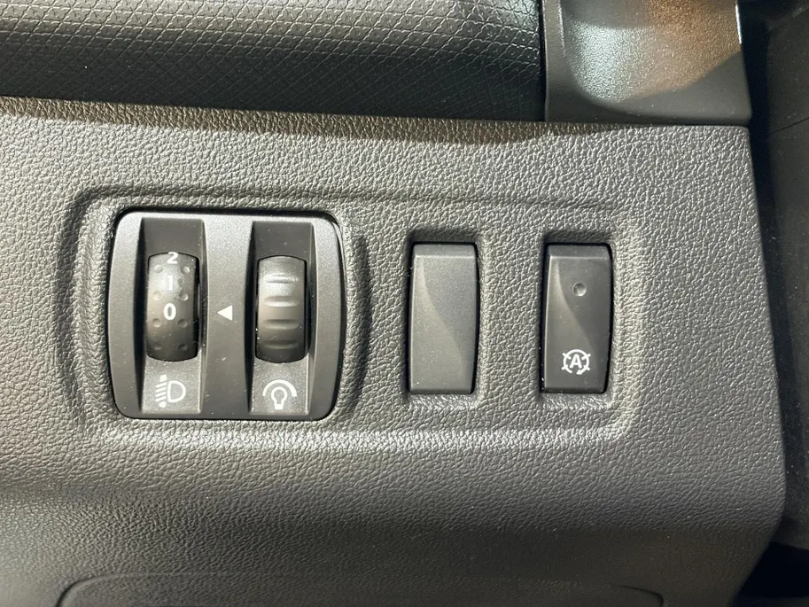 Renault Clio 90PK TCe Limited | Camera | Airco | Cruise Control | Lichtmetalen Velgen | Bluetooth | Keyless Entry | Elektrische Ramen & Spiegels | Parkeersensoren | Armsteun |