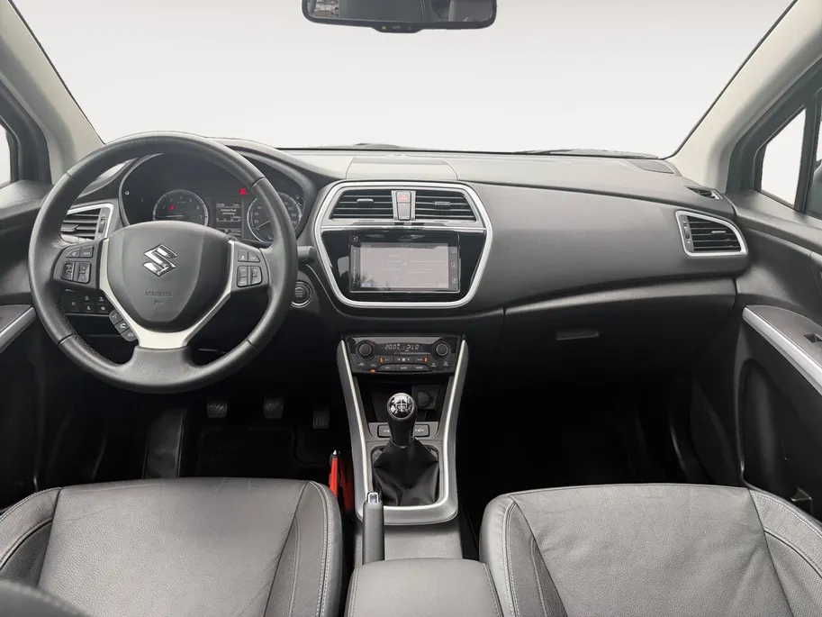 Suzuki S-Cross 1.0 Boosterjet Stijl | Clima / adapt. cruise control | Navigatie | Camera | Subwoofer |