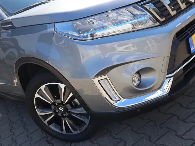Suzuki Vitara 1.5 Hybrid Style | Carplay | All Seasons | Leder