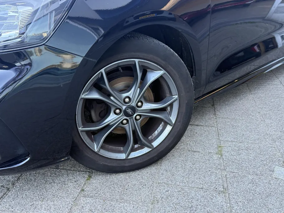 Ford Focus 1.0 EcoBoost Hybrid ST Line +