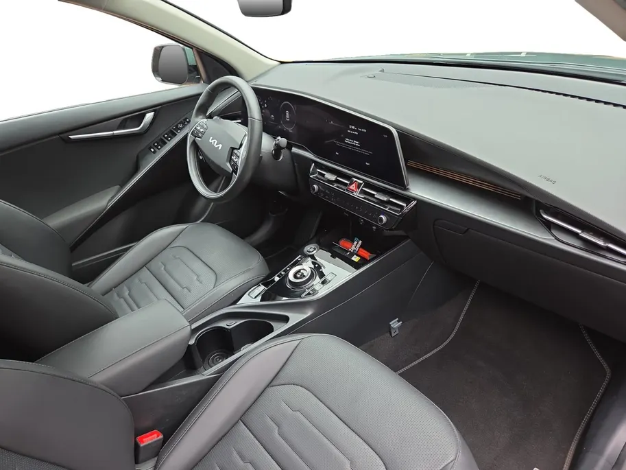 Kia Niro 1.6 GDi Hybrid DynamicPlusLine | Dealer onderhouden | Open dak | Lederen bekleding | Trekhaak | Stoelverwarming | Apple CarPlay & Android Auto | Dodehoek Detectie | Fabrieksgarantie t/m 6-2031 |