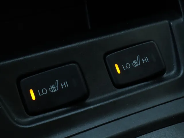 Suzuki Vitara 1.5 Hybrid Style | Carplay | All Seasons | Leder