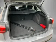 Volkswagen Golf Variant 1.5eTSI/150PK R-Line DSG · Navigatie · Trekhaak · Camera + Parkeersensoren · Garantie t/m 09-09-2030 Of 100000km.