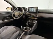 Dacia Sandero 90PK TCe Journey | Camera | Armsteun | Climate Control | Parkeersensoren | Apple CarPlay/Android Auto | Licht & Regen Sensor | Cruise Control | Lichtmetalen Velgen | Full LED |