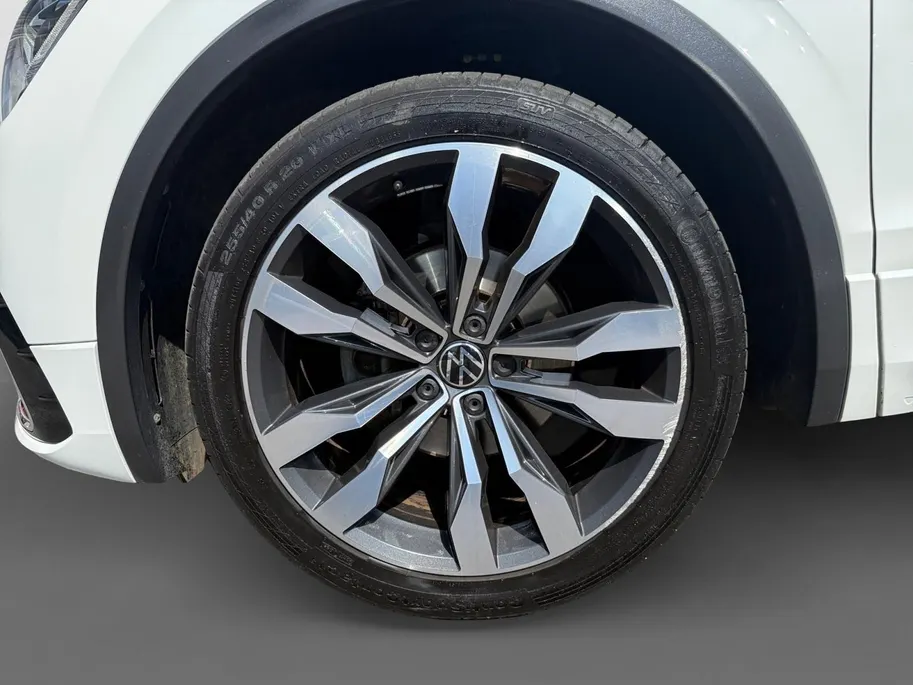 Volkswagen Tiguan 1.5 TSI R-Line Business+ | Automaat | Cruise Control | Climate Control | Digital Dashboard | Stoelverwarming | Stuurverwarming | Navigatie | Parkeersensoren |