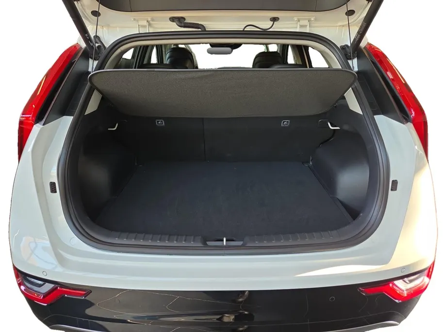 Kia Niro EV ExecutiveLine 64.8 kWh Accu 100% | Meest luxe uitvoering | Schuif/kantel dak | Dodehoek Detectie | Cruise Control Adaptief |  Head up Display | Stoelverwarming en Ventilatie | Harmen / Kardon | camera | Carplay & Android | Fabrieksgarantie t/m 19-06-2031