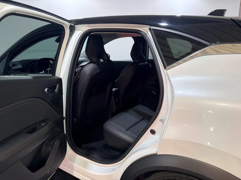 Renault Captur 130PK TCe Initiale Paris Automaat | 1e eigenaar | 360 Camera | Stoelverwarming | Navi | Apple CarPlay/Android Auto | Leder | Adaptive Cruise Control | Climate Control | Full LED | Lichtmetalen Velgen |