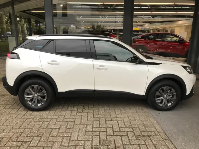 Peugeot 2008 1.2 PureTech Style | Camera | Navigatie