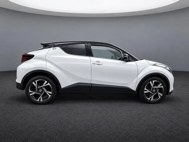 Toyota C-HR 1.8 Hybrid Style Bi-Tone | Parkeersensoren | Stoelverwarming
